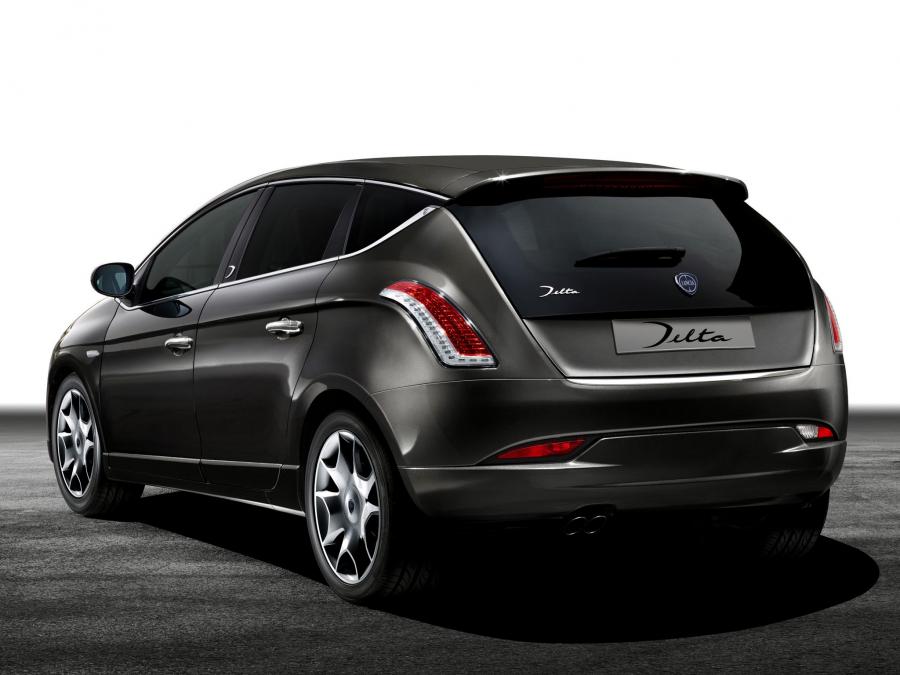  Lancia Delta 2014 года  (фото 4 из 10)